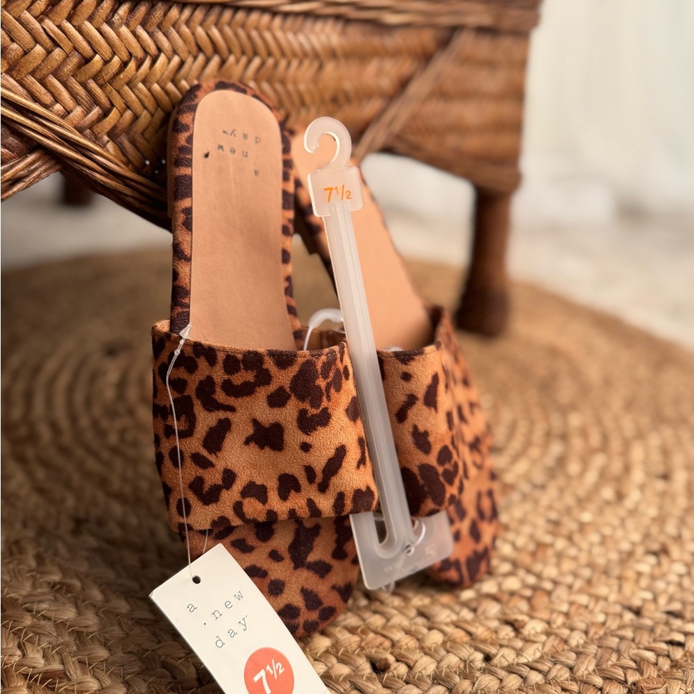 Leopard Print Slides - Size 7.5